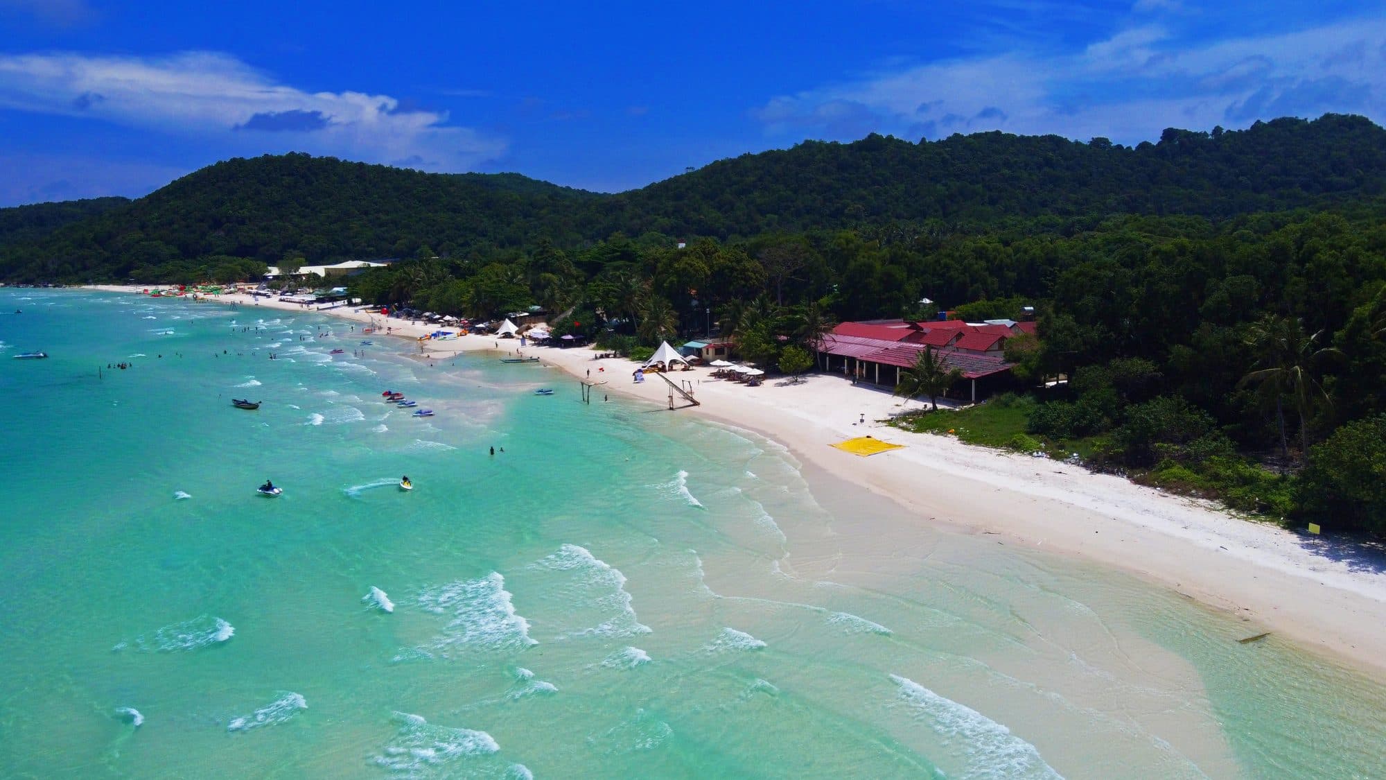 A quiet turquoise bay on Phu Quoc island